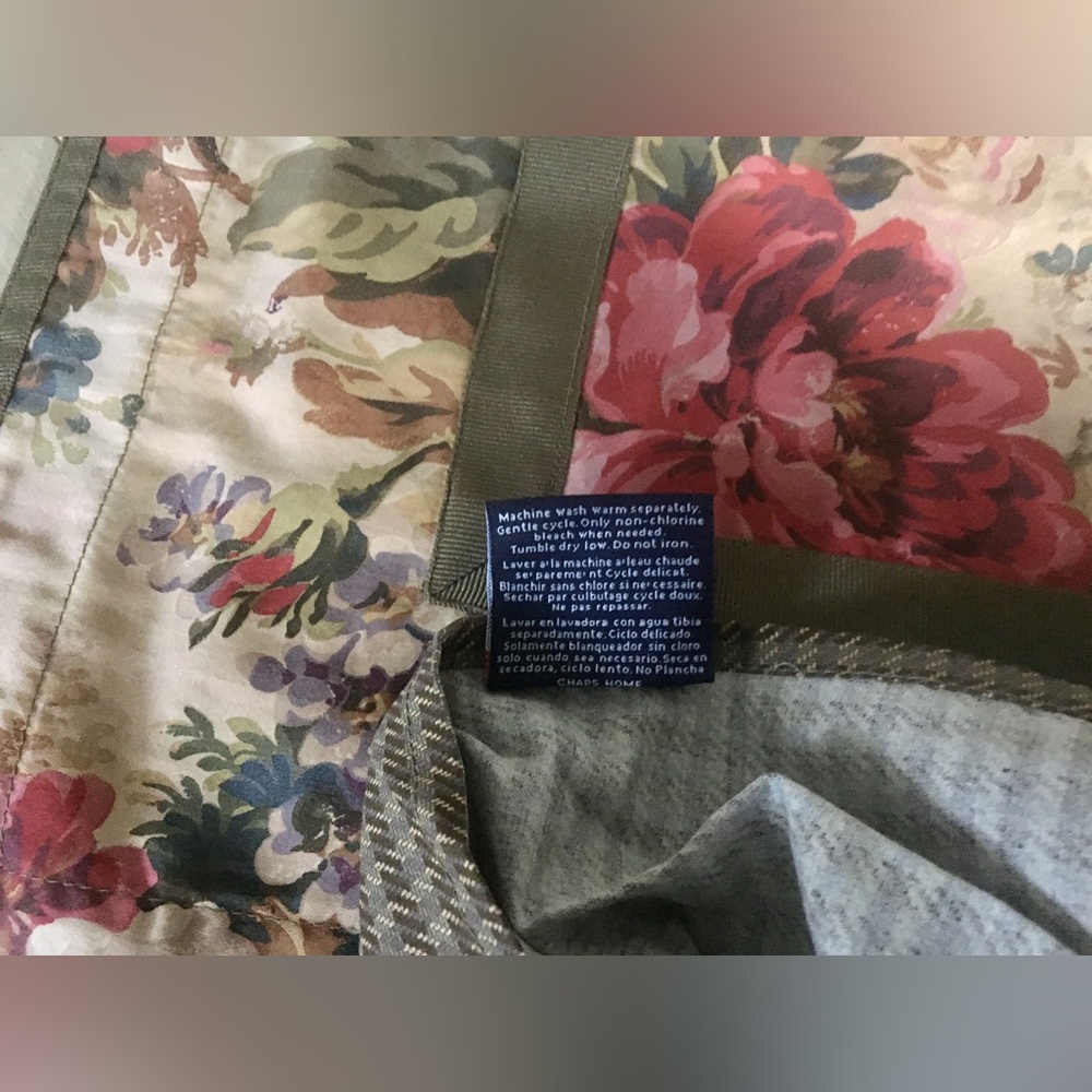 Chaps by Ralph Lauren "Rosemont" reversible Floral Collection comforter set - Picture 9 of 11